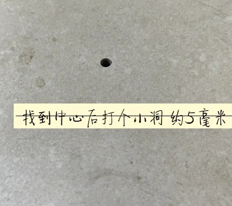 刚察瓷砖空鼓维修公司专业解答在瓷砖铺贴过程中，如果砂料搅拌不均匀，将会带来以下问题
